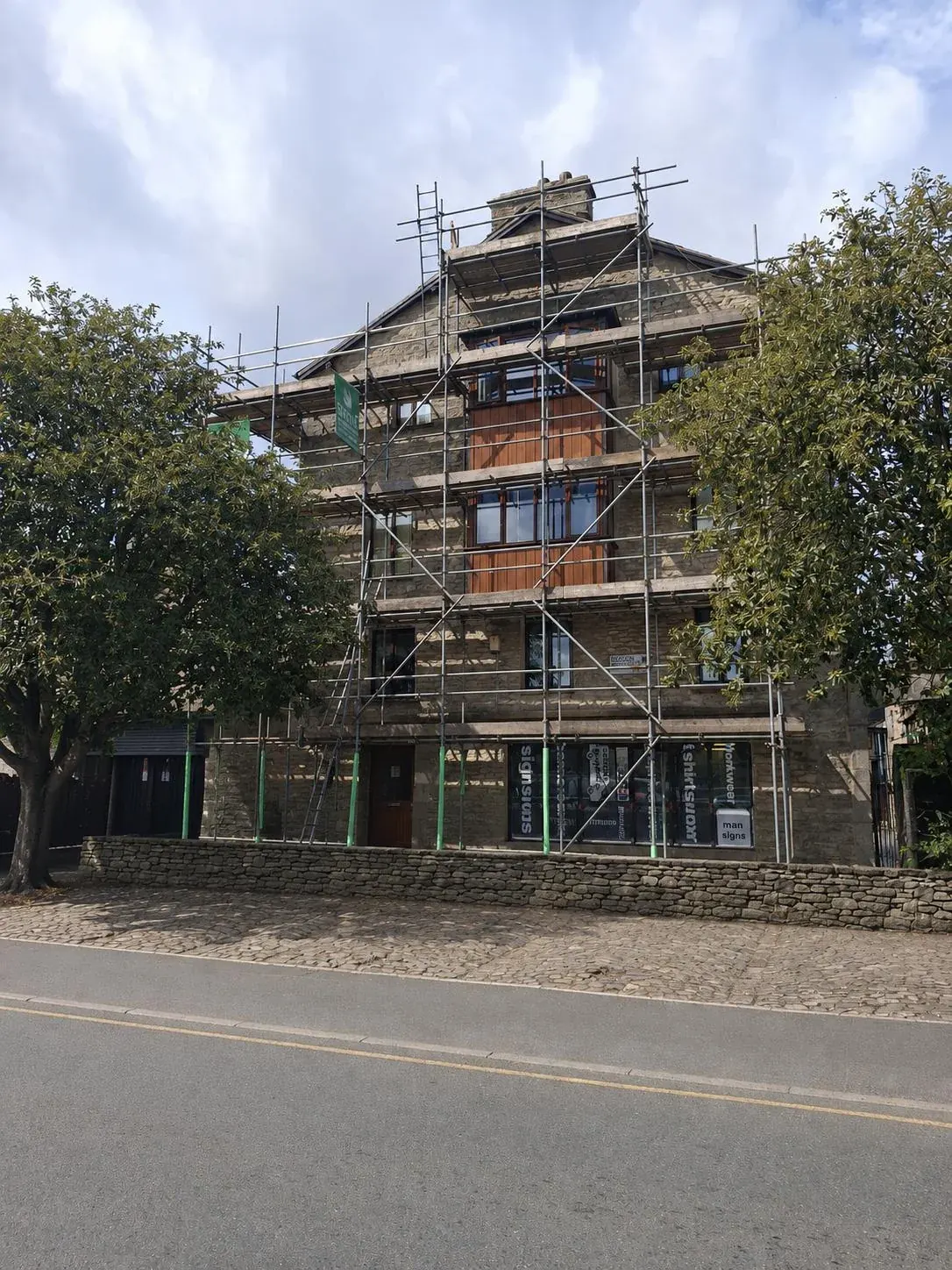 Tube and coupler scaffold on a BCB residential project