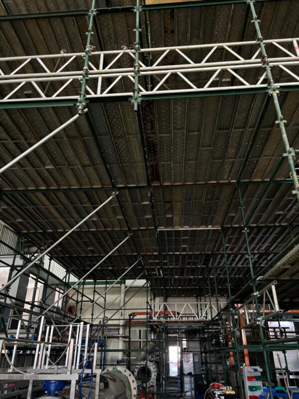 Moorebank — cantilevered scaffold, factory roof access