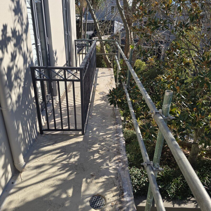 Edge protection installed for balcony waterproofing and remedial works in Randwick, NSW